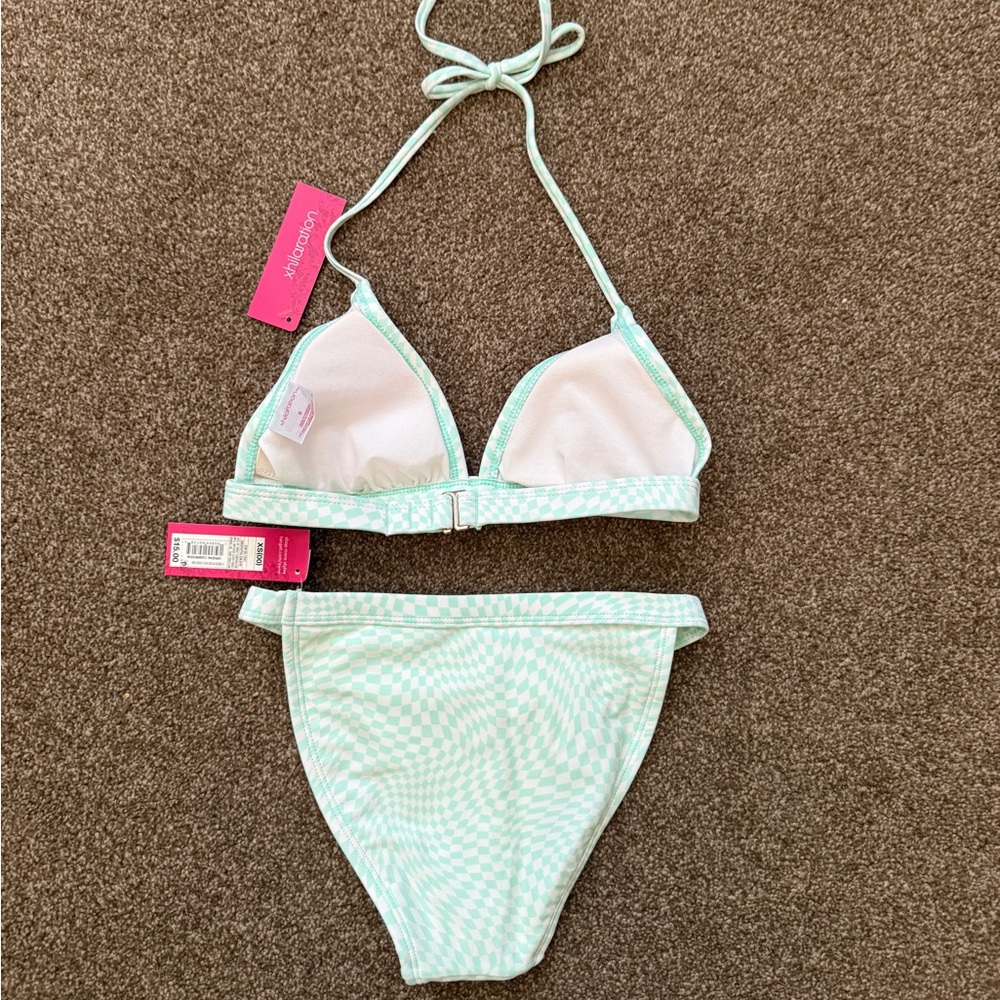 Bikini - Picture 2 of 4
